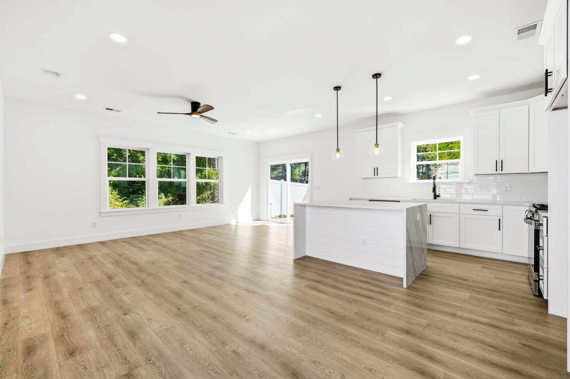 Residence No. 04 — view 4